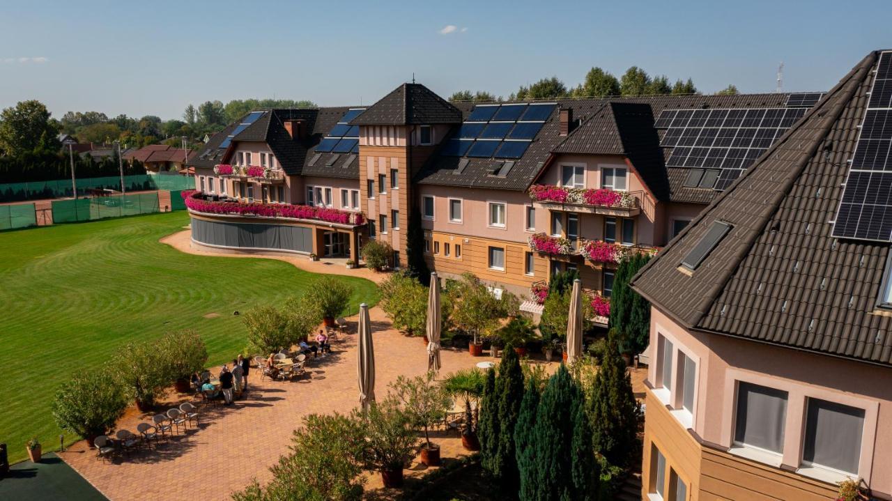 Granada Conference, Wellness And Sport Hotel ケチケメート エクステリア 写真