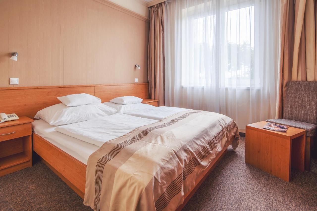 Granada Conference, Wellness And Sport Hotel ケチケメート エクステリア 写真