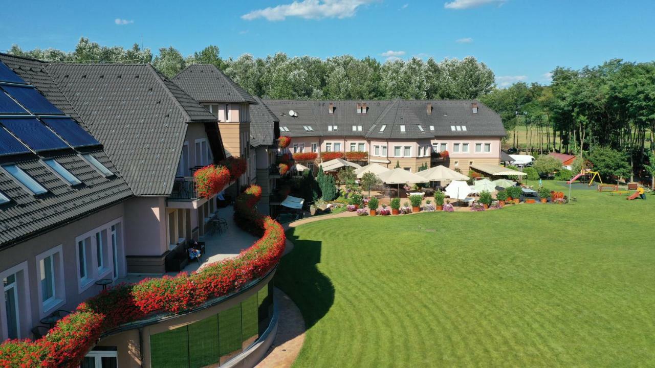 Granada Conference, Wellness And Sport Hotel ケチケメート エクステリア 写真